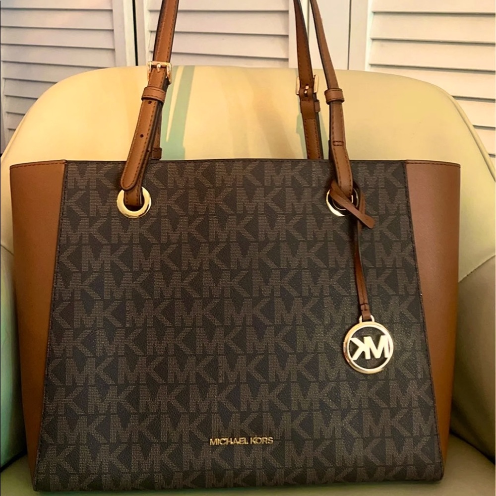 Brand new w/ tags Michael Kors Walsh Tote